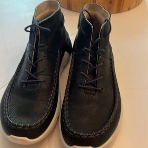 Mens size 44 Ecco short boots. Lots of cushion- very comfortable